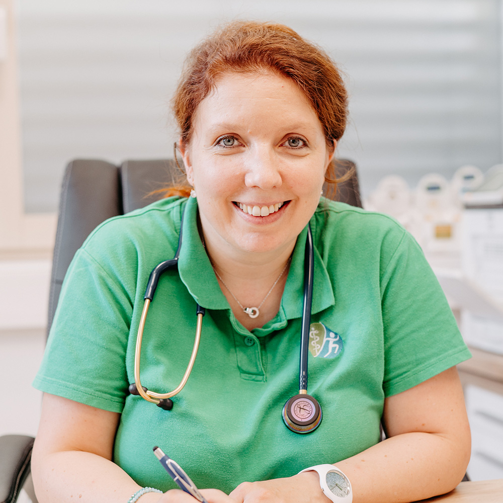 Dr. Simone Bis